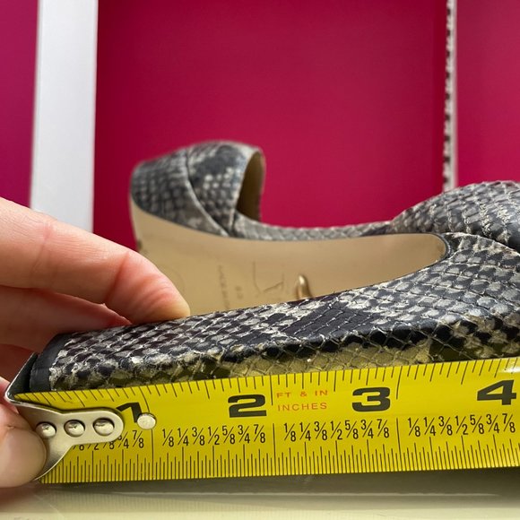 Diane von Furstenberg Gray Python Heel Size 8 - Picture 3 of 11